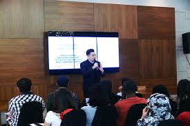 Situated just 2 km away from the city centre, kl sentral houses an impressive array of luxury hotels, local and international eateries with easy access to malaysia's largest rail transport hub. Gurutalk Positive Outlook Of Transit Oriented Development In Kl Sentral Market News Propertyguru Com My