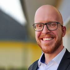 First phase of installation for vmsTRACK-PRO vessel locating and monitoring  system powered by Weatherdock, Weatherdock AG, Story