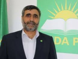 Hdp'nin tutuklu eski eş genel başkanı selahattin demirtaş'ın, 2911 sayılı kanuna muhalefet etme gerekçesiyle mahkeme, beraat talebini reddederek, demirtaş'a 1 yıl 3 ay hapis cezası verdi. Selahattin Demirtas A Katil Diyen 4 Kisiye Hapis Cezasi