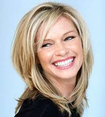 Coiffure avec headband idee coiffure facile coiffure cheveux long facile astuces de coiffure tutoriels coiffure tuto coiffure coiffures travail styles de coiffures style de coupe de cheveux. Modele Coupe Cheveux Mi Long Raide Visage Rond Frisuren Rundes Gesicht Haarschnitt Mittellange Haare Haarschnitt