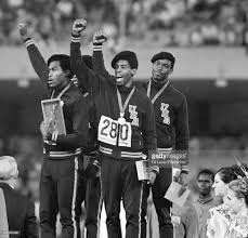 Rio 2016 athletics replay of the women's 4x400m relay run. The Men S 4x400 Metres Relay Team Winners From The United States Summer Olympic Games Lee Evans Team Usa