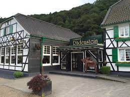 Für das paarshooting zogen wir in die wupperwiesen. Aussen Innen Und Grill Bild Von Rudenstein Solingen Tripadvisor