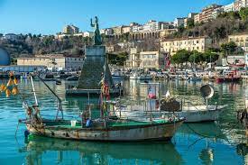 Maybe you would like to learn more about one of these? Ortona A Mare Abruzzo Itinerari Fotografici Fotografie E Testi Di Paesi Luoghi Da Visitare Natura Workshop E Tour