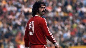 In de jaren die volgden bleef hij aan de lopende band scoren. Gerd Muller Wird 70 Fc Bayern Munchen