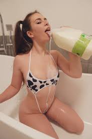 TW Pornstars - 2 pic. Lauren Alexis. Twitter. Do you like cows? 🐄. 2:02 AM  - 23 Aug 2020