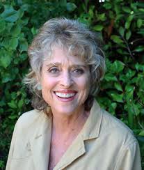 Julia Ross's Instagram, Twitter & Facebook