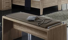Mit der farbe eiche sägerau nachbildung erstrahlt die easy plus nachtkonsole in einer modisch trendigen farbe. Bettbank In Eiche Dekor Mit Kunstleder Sitzpolster Runcorn
