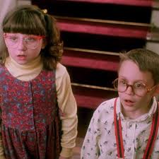 Дональд сазерленд, тайлер пози, роберт ри'чард и др. Watch Home Alone Vulture S Friday Night Movie Club
