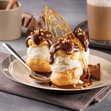 Profiteroles Sauce Au Toblerone Et Dentelle De Caramel Les Recettes De Caty Recipe Profiteroles Desserts Food