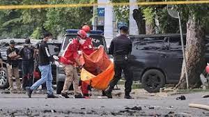 ¿cuál es la gravedad del atentado sobre iván duque hoy? Atentado Suicida En Una Catedral De Indonesia Abarrotada El Domingo De Ramos Youtube