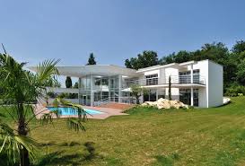 Visit our plumbing showroom in miami, florida. Maison Type Miami Minimalistisch Hauser Paris Von Cabinet D Architecture Philippe Giorgi