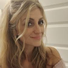 Who is a good hairstylist in Fairhope, Alabama?