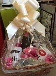 Mr And Mrs Hamper Wedding Gift Baskets Bridal Shower Gift Baskets Wedding Towel Cakes
