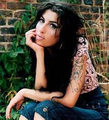 Amy winehouse, britische sängerin und songschreiberin († 2011) 14. Amy Winehouse Manner