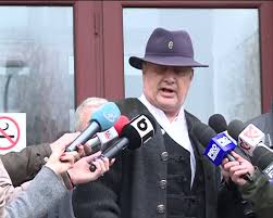 Klaus citează, fără grețuri, din mircea badea! Mircea Dinescu Audiat In Dosarul RevoluÅ£iei Mie Mi Se Pare CÄƒ JucÄƒm Intr O TelenovelÄƒ Update