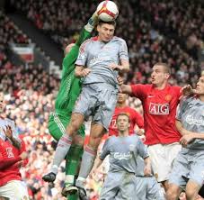 Following the security breach at old trafford, the manchester united v liverpool game has been postponed. Kicker Ticker Fc Liverpool Entzaubert Tabellenfuhrer Manu Welt