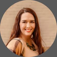 Aimee Haynes's Instagram, Twitter & Facebook