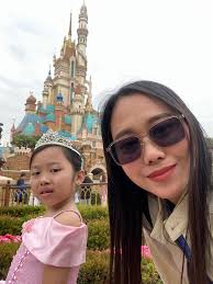 Welcome the new year with the grandest giant balloon and mascot parade!!!  Meet your favorite characters and the MOA Royal Marching Band PLUS enjoy  lots of surprises TODAY, January 1, 2018, 4PM