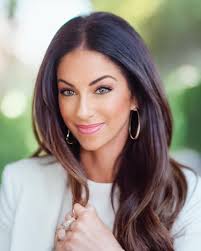 Hello I've been in the building and renovation business more than 15  years.Im heavily tooled and skilled.I have owned,sold,and rented.I have  also managed a 90 room motel.Flipping,rental property code and maintenance  needs,seasonal