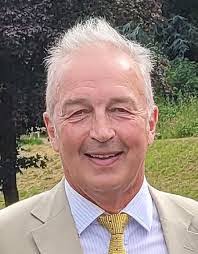 Everett Finch's Instagram, Twitter & Facebook