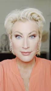 Y'all I'm all about these Love Who You Are lashes! They come pre-glued and  we have three different styles: Flirt, Wisp and Glam!✨💖 This is lashes  made easy!✨ #flashlash #lashesmadeeasy #lwya #lovewhoyouare #