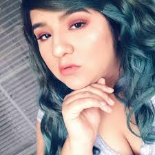 Flor Hernandez's Instagram, Twitter & Facebook