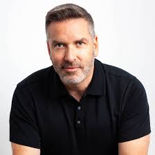 What Does a Fractional CMO Do + How To Hire the Right Candidate