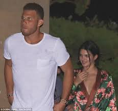 Blake griffin's father is tommy griffin. Who Is Blake Griffin Kendall Jenner S Boyfriend Revealed Daily Mail Online