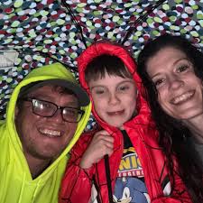 If you had to choose: heavy lifting with fewer reps or light weights with  high reps—what's your grind?