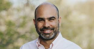 Chris Isham's Instagram, Twitter & Facebook