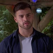 Louie Warner's Instagram, Twitter & Facebook