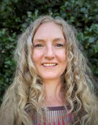 Stephanie Vickers's Instagram, Twitter & Facebook