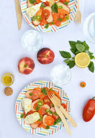 Salade D Ete Tomates Peches Plates Basilic Et Burrata Peche Plate Salade Tomates