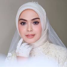 Check spelling or type a new query. Ini 7 Make Up Pernikahan Hijab Favorit Di Instagram Gaya Natural Masih Jadi Incaran