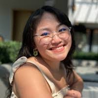 Linda Moua's Instagram, Twitter & Facebook