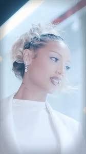 What does @iamdanileigh do for a living? #whatdoyoudoforaliving #danileigh  #singer