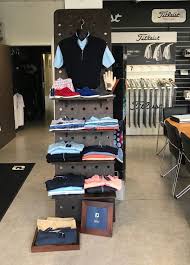 Presentoirs Chaussures Et Vetements Golf Footjoy 6 Presentoir Vetement Golf Showroom