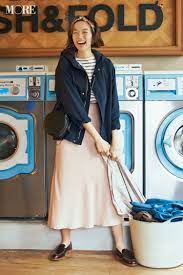 今日のコーデ 佐藤栞里 連休明けの気分を上げるカラーコーデ 深緑のプリーツスカートでぐっと大人に 日本のファッションスタイル ファッションコーデのアイデア 衣類