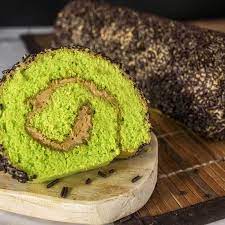 Roll cake atau swiss roll) adalah kue bolu yang dipanggang menggunakan loyang dangkal, diisi dengan selai atau krim mentega kemudian digulung. Jual Majestyk Bolu Gulung Pandan Meses Pondok Gede Murah Mei 2021 Blibli