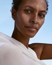 La Mer Moisture Campaign @lamer ☀️🐚🌊 VP: Bess Yoham @bessyoham ED : Sam  Lee @_sam_lee_sam_ AD: Michael Morrison @m1chaelmorr1son AD: Ehren  Jaleel-Wenrich @ehrenjw Producer: Kate McKeon @kate.geisel Producer: Dan  Fry @iamdanielfry Photographers: