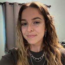 Cameron Levesque's Instagram, Twitter & Facebook