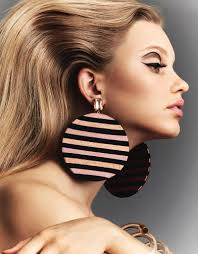 Lotta Kaijarvi Models Eye Catching Beauty For Vogue Czechoslovakia In 2020 1960s Makeup Editorial Makeup Editorial Hair