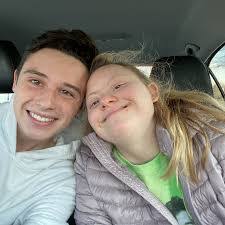 Leah Breen's Instagram, Twitter & Facebook