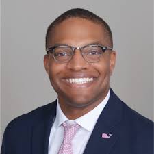 Recently celebrated my 1 year at Dell Technologies! After spending 3 months  learning the ins and outs of sales and 9 more months