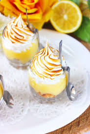 Tarte Au Citron Meringuee Revisitee Version Verrine Les Gourmandises De Amela Recette Verrine Sucree Recette Dessert Citron Meringuee