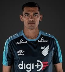 Goleiro cobra valores atrasados e pede rescisão contratual. Santos Aderbar Melo Dos Santos Neto Athletico Paranaense