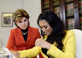 Gloria speaks out on her talk show, accusing the mountain scouts of being homophobic. Floyd Mayweather S Former Fiancee Shantel Jackson Sues Boxing Star For Domestic Violence Daily Mail Online