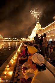Golden Temple Amritsar Punjab During Diwali Amazing India Golden Temple Amritsar Amritsar