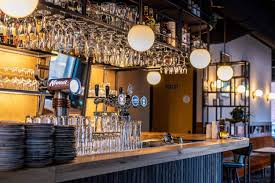 Garagepoort hout informatie in lier. Inspiratie En Advies Voor Horeca Interieur