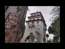 Monumento torre de agua caliente